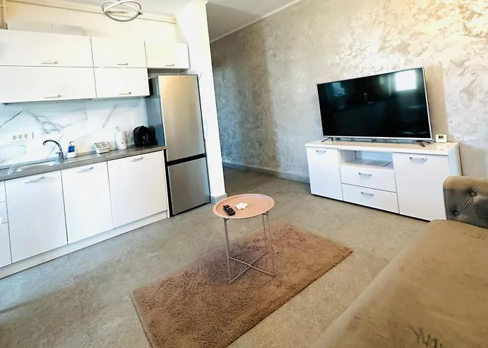 & Studiouri Jolie * 데포리노드