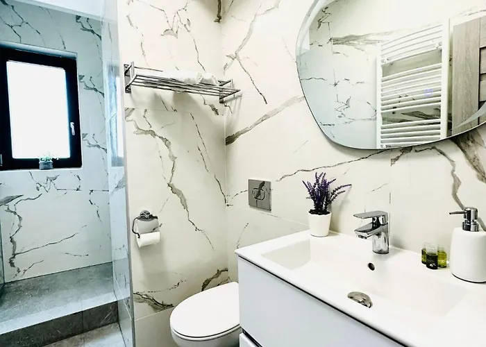 & Studiouri Jolie 데포리노드