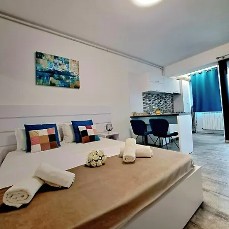 Appartement & Studiouri Jolie *