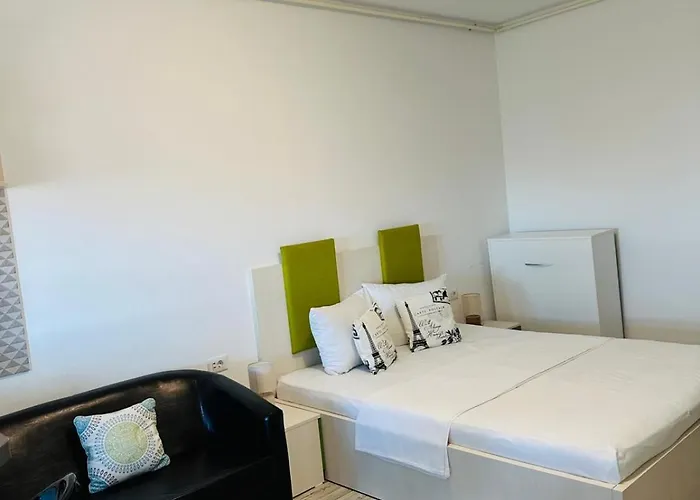 & Studiouri Jolie Apartament