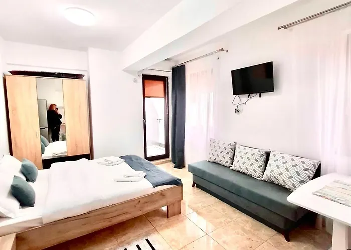 & Studiouri Jolie Apartament